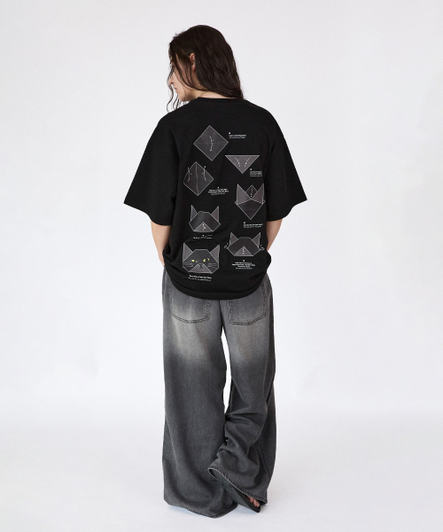 WHOLE PAPER(ホールペーパー)の「キャット折り紙グラフィックTシャツ(ブラック)(Tシャツ/カットソー・レディース・ブラック・FREE)」の2枚目の写真
