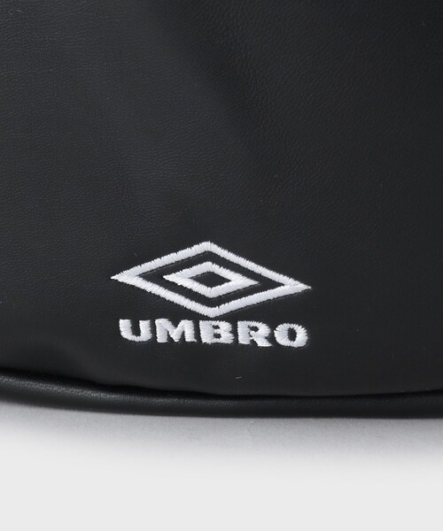 tk.TAKEO KIKUCHI（ティーケータケオキクチ）の「【UMBRO】FLショルダーバッグ／チャーム付き（ショルダーバッグ・メンズ・ブラック系・00）」の11枚目の写真