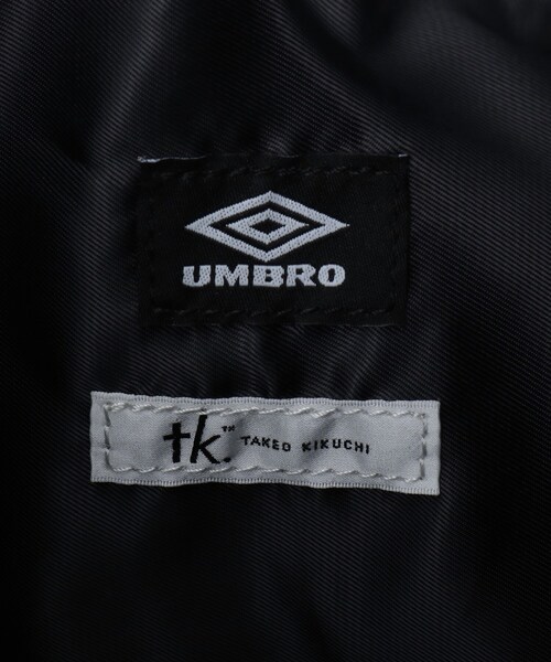 tk.TAKEO KIKUCHI（ティーケータケオキクチ）の「【UMBRO】FLショルダーバッグ／チャーム付き（ショルダーバッグ・メンズ・ブラック系・00）」の12枚目の写真