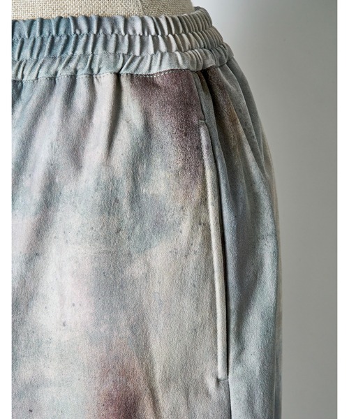 RUMCHE(ラムシェ)の「Soapstone Trousers / ソープストーンパンツ(その他パンツ・レディース・ライトグレー・SMALL/MEDIUM)」の6枚目の写真