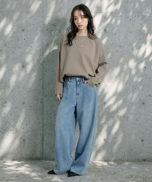 Soiunique（スワユニーク）の「ポンチ素材ボートネックコクーンシルエット長袖Ｔシャツ［Soiunique］（Tシャツ/カットソー・レディース・レッド/グレイッシュベージュ/ブラック/アイボリー・M/L/LL）」の9枚目の写真
