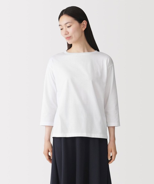 無印良品(ムジルシリョウヒン)の「婦人 天竺編みボートネック七分袖Tシャツ(Tシャツ/カットソー・レディース・ダークグレー/ブラック/オレンジ系/クリーム/ホワイト/ライトグリーン・S/M/L/XL/XXL)」の1枚目の写真