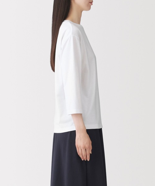 無印良品(ムジルシリョウヒン)の「婦人 天竺編みボートネック七分袖Tシャツ(Tシャツ/カットソー・レディース・ダークグレー/ブラック/オレンジ系/クリーム/ホワイト/ライトグリーン・S/M/L/XL/XXL)」の8枚目の写真