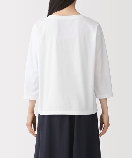 無印良品(ムジルシリョウヒン)の「婦人 天竺編みボートネック七分袖Tシャツ(Tシャツ/カットソー・レディース・ダークグレー/ブラック/オレンジ系/クリーム/ホワイト/ライトグリーン・S/M/L/XL/XXL)」の9枚目の写真