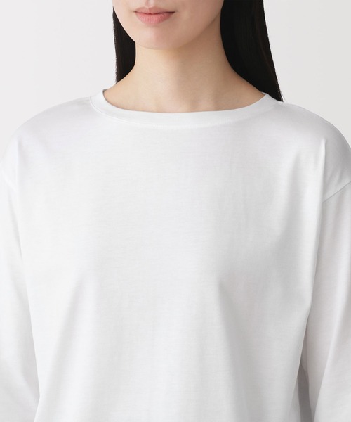 無印良品(ムジルシリョウヒン)の「婦人 天竺編みボートネック七分袖Tシャツ(Tシャツ/カットソー・レディース・ダークグレー/ブラック/オレンジ系/クリーム/ホワイト/ライトグリーン・S/M/L/XL/XXL)」の10枚目の写真