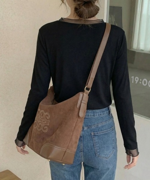 Ritzy(リッツィー)の「クルーネック・長袖シアーレイヤードカットソー(Tシャツ/カットソー・レディース・ブラック/グレー/ホワイト・LARGE/MEDIUM)」の14枚目の写真