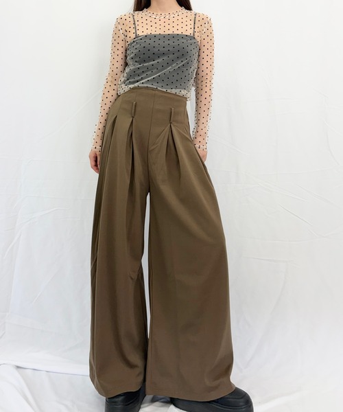 Alite cloth(アリーテクロス)の「タックワイドパンツ(スラックス・レディース・ブラウン/ブラック/グレー・S/L/M)」の3枚目の写真