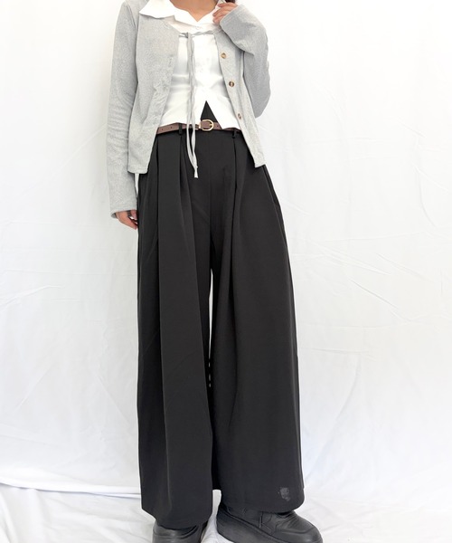 Alite cloth(アリーテクロス)の「タックワイドパンツ(スラックス・レディース・ブラウン/ブラック/グレー・S/L/M)」の2枚目の写真