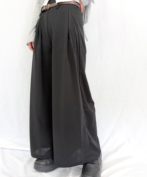 Alite cloth(アリーテクロス)の「タックワイドパンツ(スラックス・レディース・ブラウン/ブラック/グレー・S/L/M)」の4枚目の写真