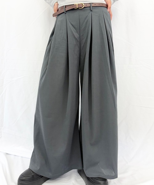Alite cloth(アリーテクロス)の「タックワイドパンツ(スラックス・レディース・ブラウン/ブラック/グレー・S/L/M)」の5枚目の写真