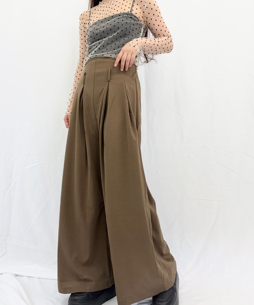 Alite cloth(アリーテクロス)の「タックワイドパンツ(スラックス・レディース・ブラウン/ブラック/グレー・S/L/M)」の6枚目の写真