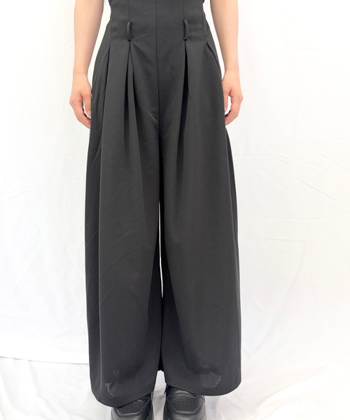Alite cloth(アリーテクロス)の「タックワイドパンツ(スラックス・レディース・ブラウン/ブラック/グレー・S/L/M)」の7枚目の写真