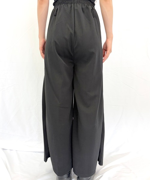 Alite cloth(アリーテクロス)の「タックワイドパンツ(スラックス・レディース・ブラウン/ブラック/グレー・S/L/M)」の9枚目の写真