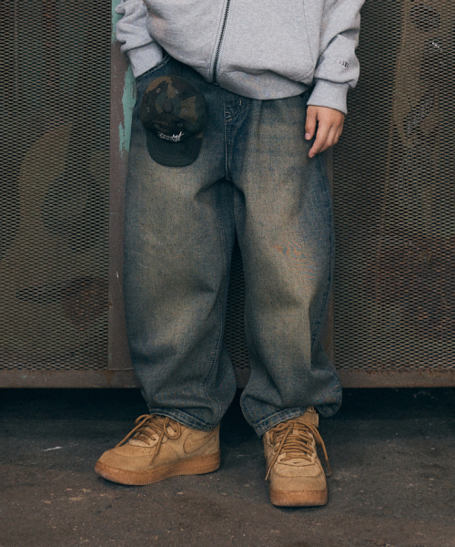 BROWNBREATH KIDS(ブラウンブレスキッズ)の「KIDS TAG CURVED DENIM PANTS - NAVY(デニムパンツ・レディース・その他・110/120/130/140/150)」の1枚目の写真