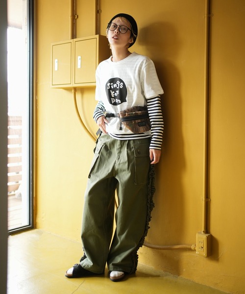 SOLAMONAT(ソラモナ)の「サラリト天竺 プリントTシャツ(JINGIS)(Tシャツ/カットソー・レディース・レッド/ホワイト×ブラック/ブラック・FREE)」の5枚目の写真