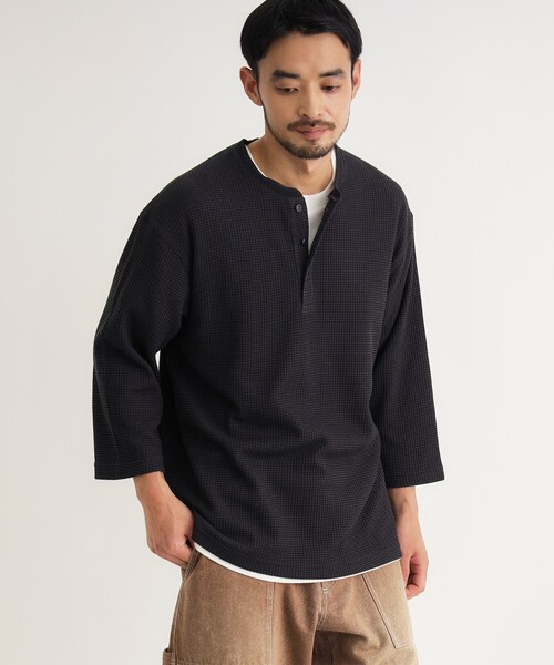 BACK NUMBER(バックナンバー)の「ワッフル7分袖ヘンリーネックTシャツ(Tシャツ/カットソー・メンズ・カーキ/ブラック/レッド系・05/06/04)」の1枚目の写真