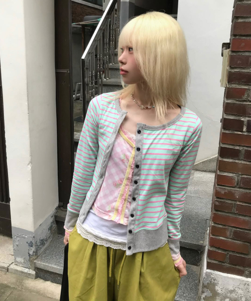 KIJIKO(キジコ)の「ke109. サイドボタンカラーブロックカーディガン ミント(カーディガン/ボレロ・レディース・その他・FREE)」の1枚目の写真