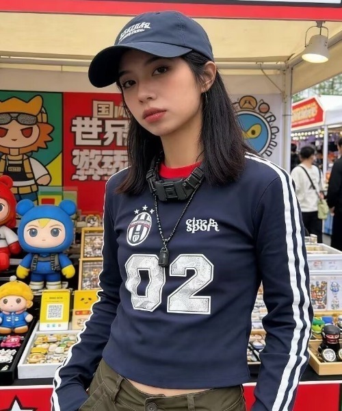 AVYL(アヴィル)の「ナンバープリント袖ラインゲームシャツ(Tシャツ/カットソー・レディース・ネイビー/グレー・M)」の1枚目の写真
