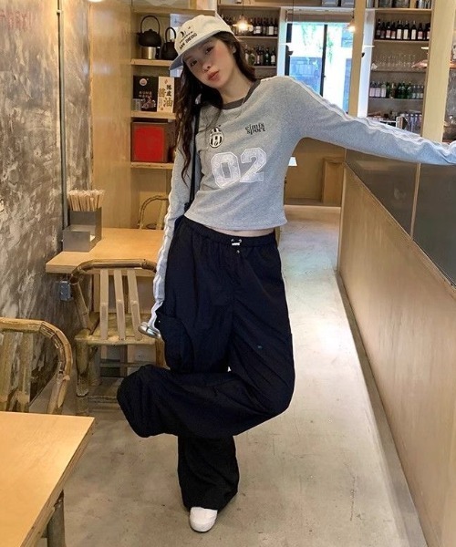 AVYL(アヴィル)の「ナンバープリント袖ラインゲームシャツ(Tシャツ/カットソー・レディース・ネイビー/グレー・M)」の17枚目の写真