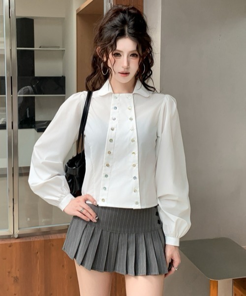 Aelina(エリナ)の「ダブルブレストパフスリーブショートブラウス(シャツ/ブラウス・レディース・ホワイト/ブラック・FREE)」の5枚目の写真