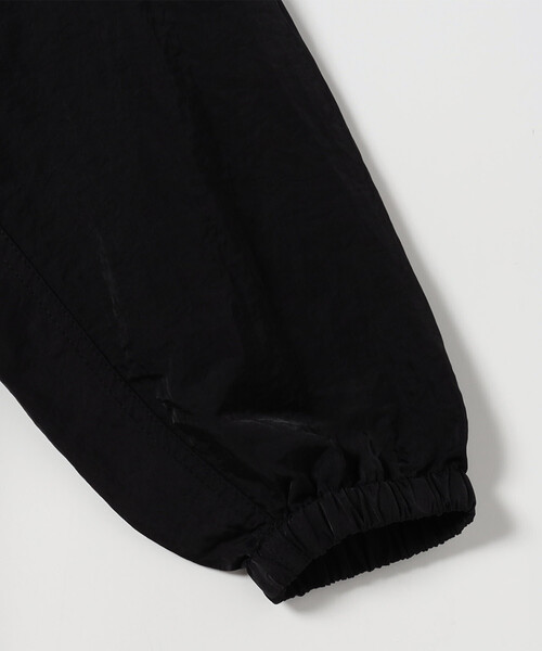 FREAK'S STORE(フリークスストア)の「crinkle crinkle crinkle/クリンクルクリンクルクリンクル gather monster coach jacket/ギャザー モンスターコーチジャケット(ナイロンジャケット・レディース・ネイビー/ブラック・フリ-)」の6枚目の写真