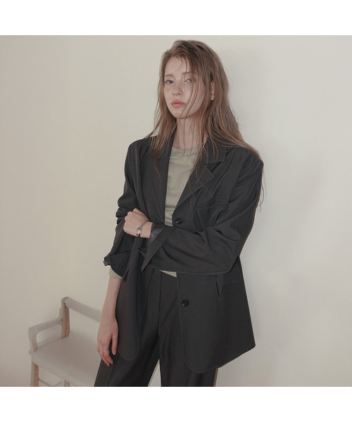 TWEE(トゥウィー)の「オデュ ベーシック ブレザー 長袖ジャケット(テーラードジャケット・レディース・サンドベージュ/チャコールグレー・FREE)」の2枚目の写真