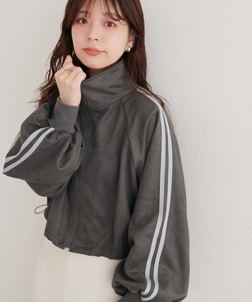 natural couture(ナチュラルクチュール)の「袖ラインスタンドショートブルゾン(ブルゾン・レディース・グレイッシュベージュ/ブラウン/チャコールグレー・FREE)」の2枚目の写真