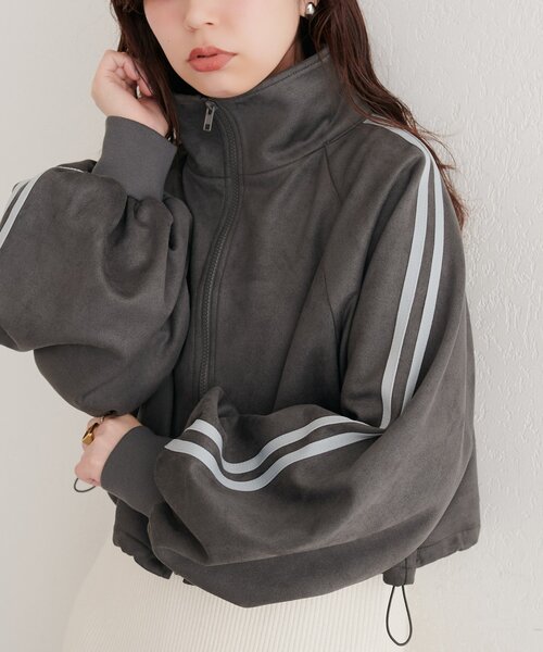 natural couture(ナチュラルクチュール)の「袖ラインスタンドショートブルゾン(ブルゾン・レディース・グレイッシュベージュ/ブラウン/チャコールグレー・FREE)」の5枚目の写真
