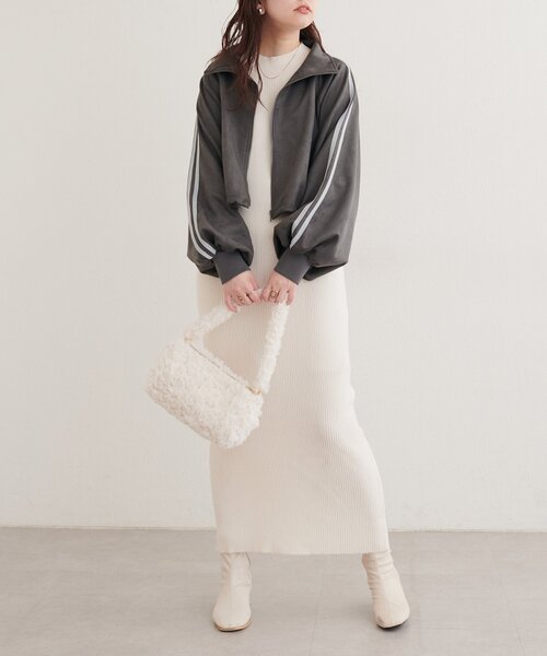 natural couture(ナチュラルクチュール)の「袖ラインスタンドショートブルゾン(ブルゾン・レディース・グレイッシュベージュ/ブラウン/チャコールグレー・FREE)」の7枚目の写真