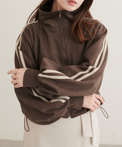 natural couture(ナチュラルクチュール)の「袖ラインスタンドショートブルゾン(ブルゾン・レディース・グレイッシュベージュ/ブラウン/チャコールグレー・FREE)」の16枚目の写真