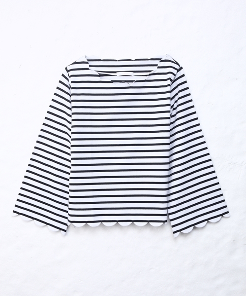 Chico（チコ）の「スカラップボートネック長袖Ｔシャツ（Tシャツ/カットソー・レディース・アイボリー/ホワイト×ブラック/ホワイト×ネイビー/ピンクベージュ・FREE）」の11枚目の写真