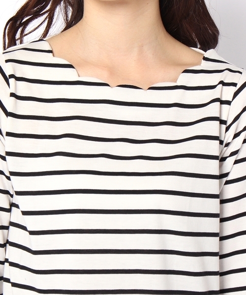Chico（チコ）の「スカラップボートネック長袖Ｔシャツ（Tシャツ/カットソー・レディース・アイボリー/ホワイト×ブラック/ホワイト×ネイビー/ピンクベージュ・FREE）」の7枚目の写真