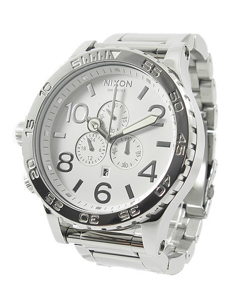 NIXON(ニクソン)の「THE 51-30 CHRONO(アナログ腕時計・メンズ・ブラック/ホワイト/ネイビー/ゴールド/ブラック系その他/ゴールド系その他/ピンクゴールド/ホワイト系その他/シルバー系その他/その他1/その他2/ブルー系その他/その他3/ブラック系その他2・FREE)」の2枚目の写真