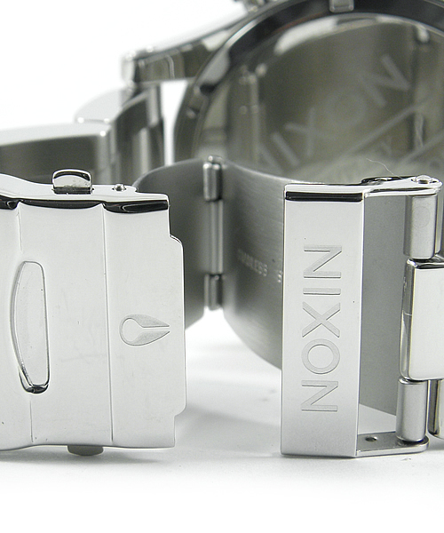 NIXON(ニクソン)の「THE 51-30 CHRONO(アナログ腕時計・メンズ・ブラック/ホワイト/ネイビー/ゴールド/ブラック系その他/ゴールド系その他/ピンクゴールド/ホワイト系その他/シルバー系その他/その他1/その他2/ブルー系その他/その他3/ブラック系その他2・FREE)」の19枚目の写真