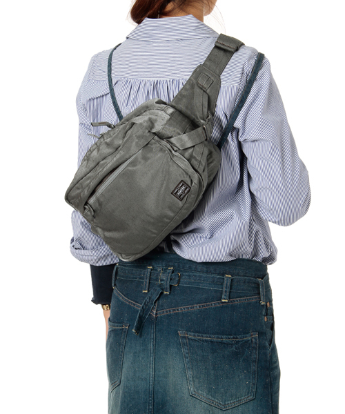 ポーター OVERDYE ウエストバッグ ボディバッグ カーキ グレー PORTER（ポーター）の「PORTER OVERDYE WAIST BAG LARGE <B印 YOSHIDA