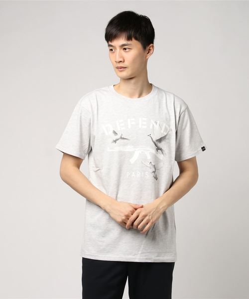 DEFEND PARIS(ディフェンド パリス)の「DEFEND PARIS(ディフェンド パリス)ENGELS Tシャツ(Tシャツ/カットソー・メンズ・ブラック/グレー・LARGE/MEDIUM/SMALL)」の1枚目の写真