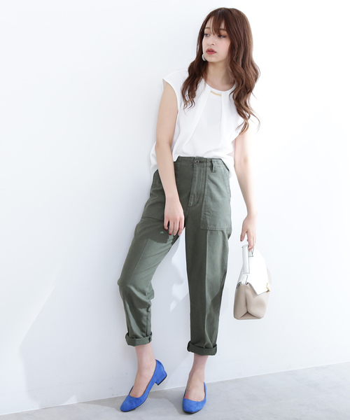 N.(N. Natural Beauty Basic)(エヌエヌナチュラルビューティーベーシック)の「◆パーツ付とろみノースリーブブラウス(シャツ/ブラウス・レディース・ネイビー/ブルー/ベージュ/ホワイト・MEDIUM)」の6枚目の写真