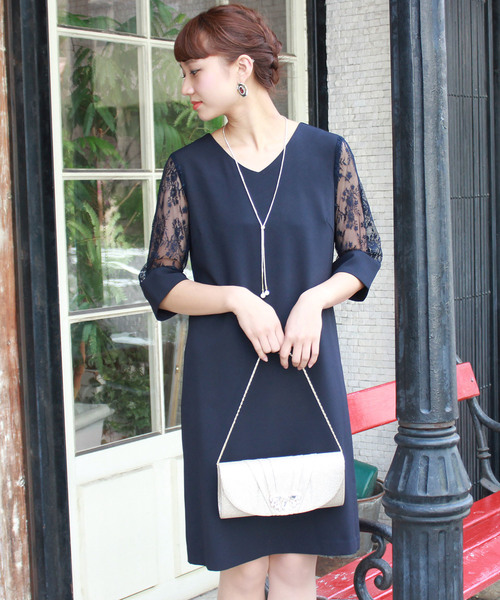 TRUDEA（トルディア）の「袖レースIラインワンピース（ドレス・レディース・ライトグレー/ブラック/ネイビー/ブルー/オレンジ/モカ・MEDIUM/LARGE/X-LARGE）」の4枚目の写真