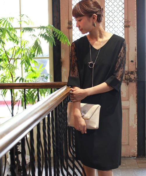 TRUDEA（トルディア）の「袖レースIラインワンピース（ドレス・レディース・ライトグレー/ブラック/ネイビー/ブルー/オレンジ/モカ・MEDIUM/LARGE/X-LARGE）」の18枚目の写真