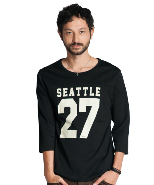 glamb(グラム)の「SEATTLE CS(Tシャツ/カットソー・メンズ・ブラック/ネイビー/マスタード/バーガンディー・1/2/3/4)」の2枚目の写真