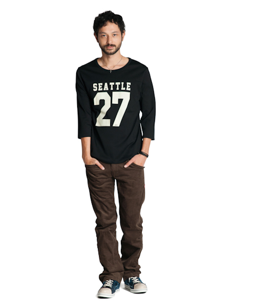 glamb(グラム)の「SEATTLE CS(Tシャツ/カットソー・メンズ・ブラック/ネイビー/マスタード/バーガンディー・1/2/3/4)」の6枚目の写真
