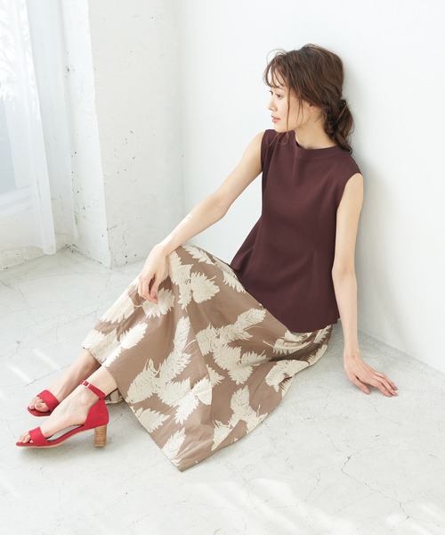 ROPE' PICNIC（ロペピクニック）の「【新色追加】ノースリーブペプラムトップス（ニット/セーター・レディース・ブラウン/ベージュ系その他2/カーキ/ブルー系その他4/ブラック・38）」の8枚目の写真