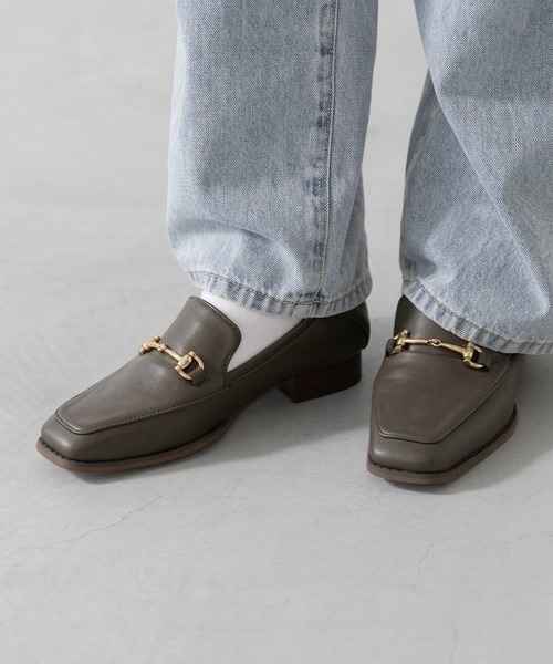 menue（メヌエ）の「スクエアトゥビットローファー（ローファー・レディース・ブラック/ブラウン系その他/アイボリー/ダークブラウン/ダークグリーン/グレイッシュベージュ/オフホワイト/キャメル・XS/M/LL/3L/S/L/SS）」の7枚目の写真