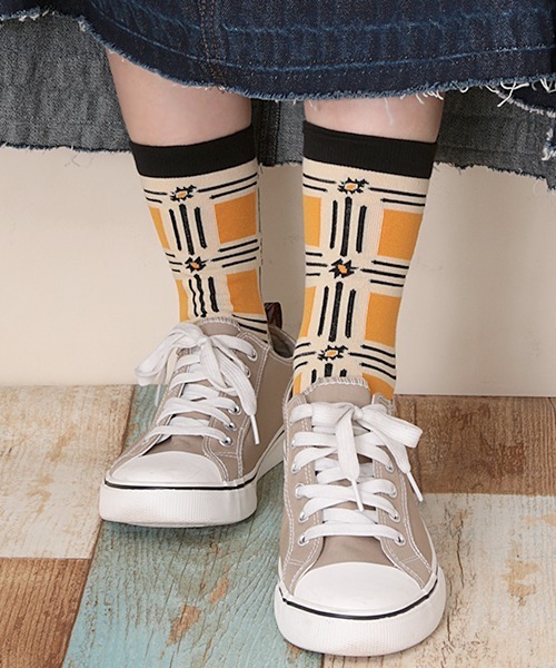 チチカカ（チチカカ）の「ナバホ＆スクエアパターンソックス 23-25cm（ソックス/靴下・レディース・ブラック/レッド/グリーン・FREE）」の4枚目の写真