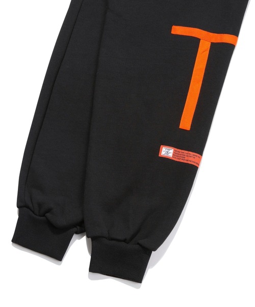 BAD IN BAD（ベド イン ベド）の「【BAD IN BAD】TAPING SWEAT PANTS / ベドインベド テーピング スウェットパンツ セットアップ（スウェットパンツ・メンズ・グレー/ブラック/カーキ・LARGE/MEDIUM）」の14枚目の写真