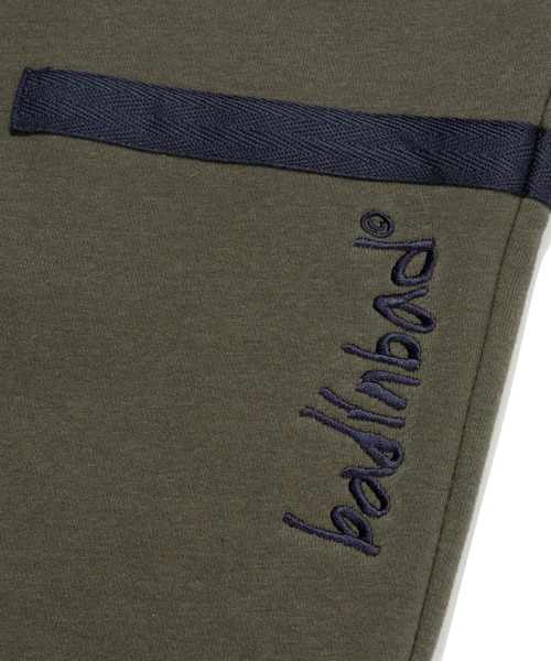 BAD IN BAD（ベド イン ベド）の「【BAD IN BAD】TAPING SWEAT PANTS / ベドインベド テーピング スウェットパンツ セットアップ（スウェットパンツ・メンズ・グレー/ブラック/カーキ・LARGE/MEDIUM）」の21枚目の写真