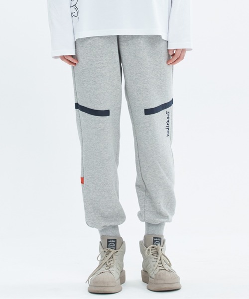 BAD IN BAD（ベド イン ベド）の「【BAD IN BAD】TAPING SWEAT PANTS / ベドインベド テーピング スウェットパンツ セットアップ（スウェットパンツ・メンズ・グレー/ブラック/カーキ・LARGE/MEDIUM）」の10枚目の写真