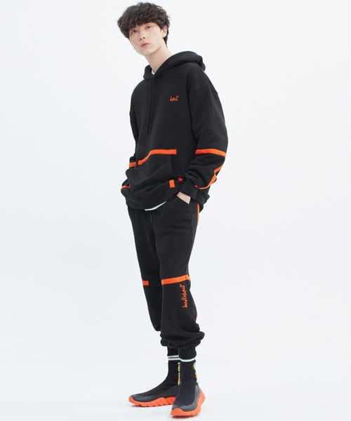 BAD IN BAD（ベド イン ベド）の「【BAD IN BAD】TAPING SWEAT PANTS / ベドインベド テーピング スウェットパンツ セットアップ（スウェットパンツ・メンズ・グレー/ブラック/カーキ・LARGE/MEDIUM）」の8枚目の写真