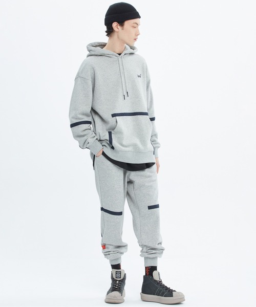 BAD IN BAD（ベド イン ベド）の「【BAD IN BAD】TAPING SWEAT PANTS / ベドインベド テーピング スウェットパンツ セットアップ（スウェットパンツ・メンズ・グレー/ブラック/カーキ・LARGE/MEDIUM）」の4枚目の写真