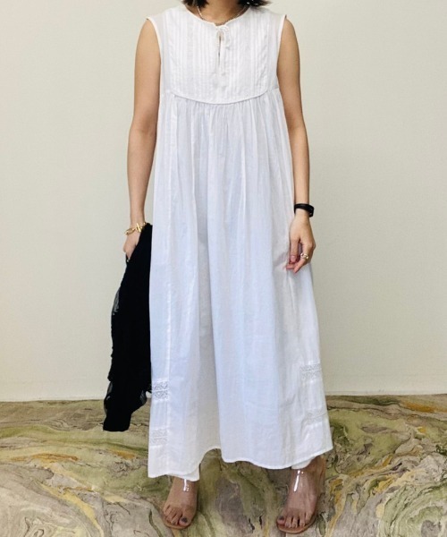 TEVALT(ヴァレット)の「レース使いマキシワンピース(ワンピース・レディース・オフホワイト/オレンジ/ダークネイビー・38)」の10枚目の写真